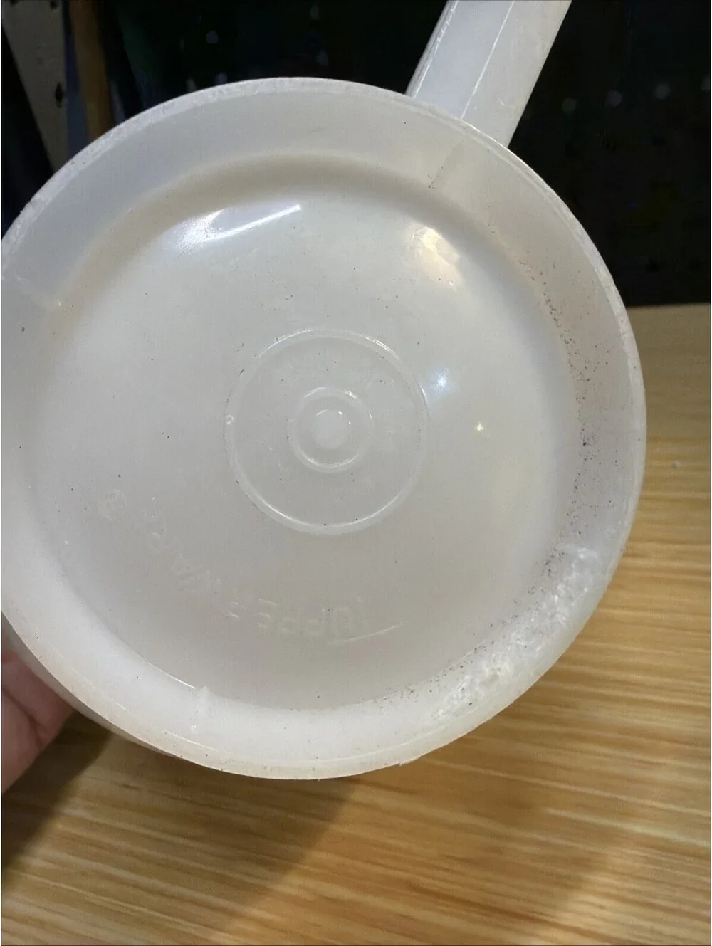 VINTAGE Tupperware Mix N Pour Measuring Bowl 4 Cup Red/Blue Markings No Lid *